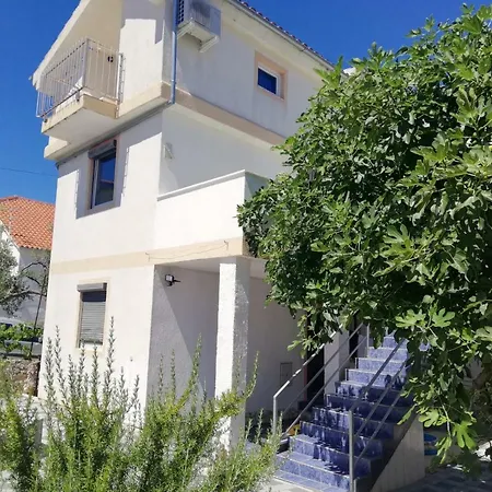 Kovacic Apartment Murter