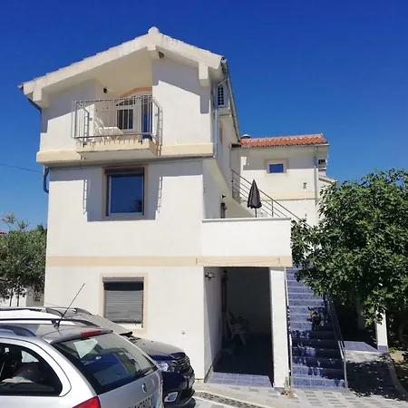 Kovacic Apartment
